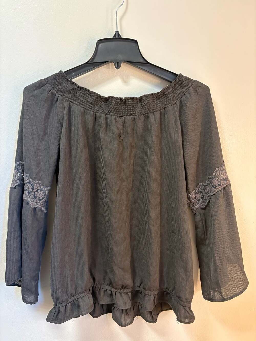 maunces Off-the-Shoulder Lace-Trim Blouse